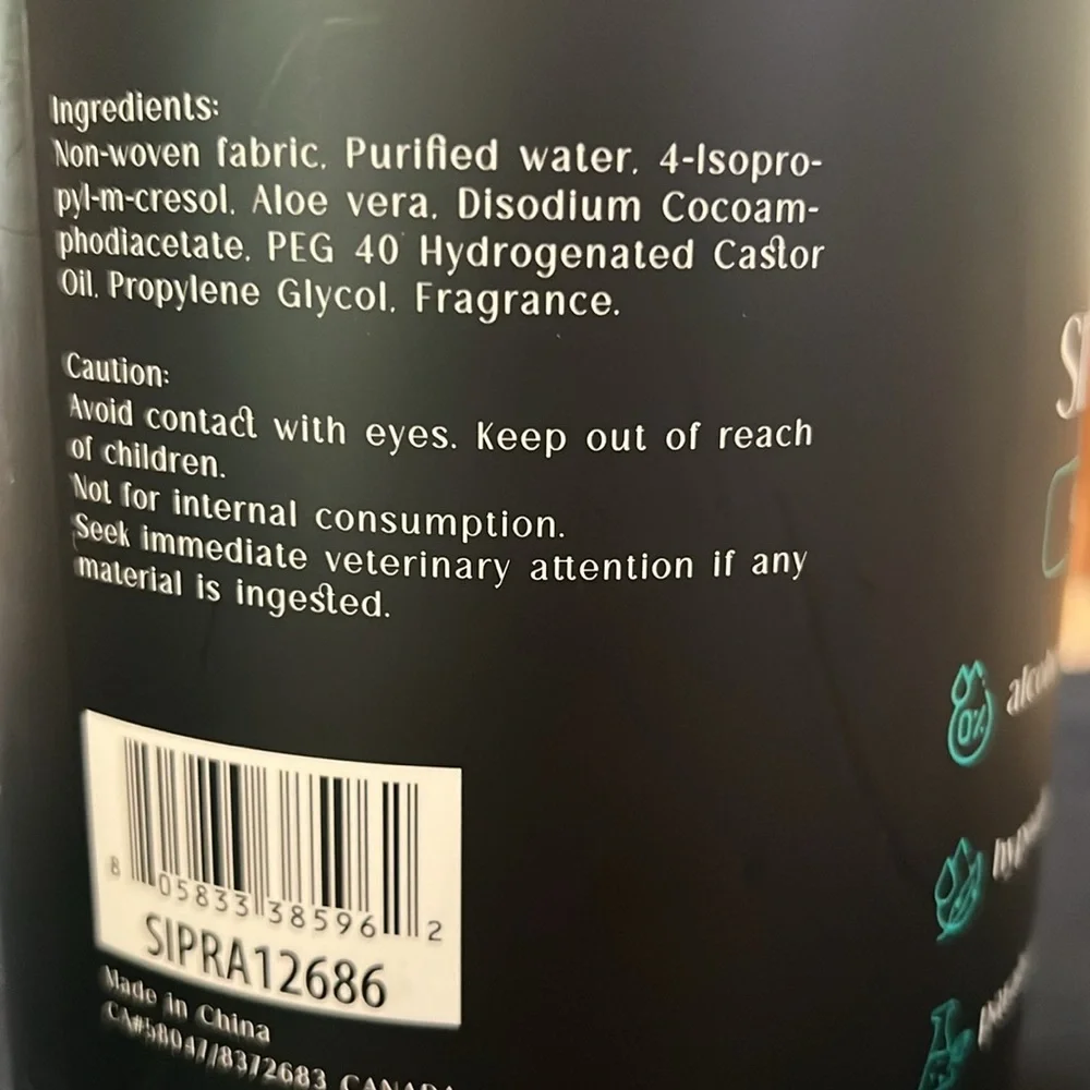Grooming pet wipes